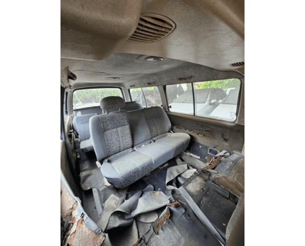 Foto de 1 Veículo | Kia | Besta Est | Diesel | Ano 1997/1998 | Placa JWO3522 | Renavam 692691731 | Chassi KNHTR7312V6306972