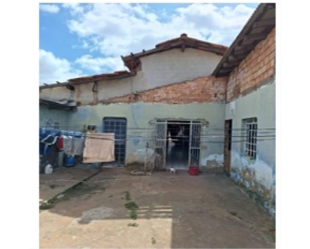 Foto de  1 Imóvel | Área de 312,50m² | 5 Quartos | 2 Banheiros | 1 Cozinha | Rua Vereador Joaquim Martins, nº 2441 | Pintolândia | Boa 