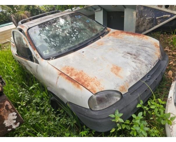 Foto de 1 Veículo | Chevrolet | Corsa GL | Ano 1995/1995 | Gasolina | Placa JWM1171 | Renavam 647626268 | Chassi 9BGSE80TTSC659476 