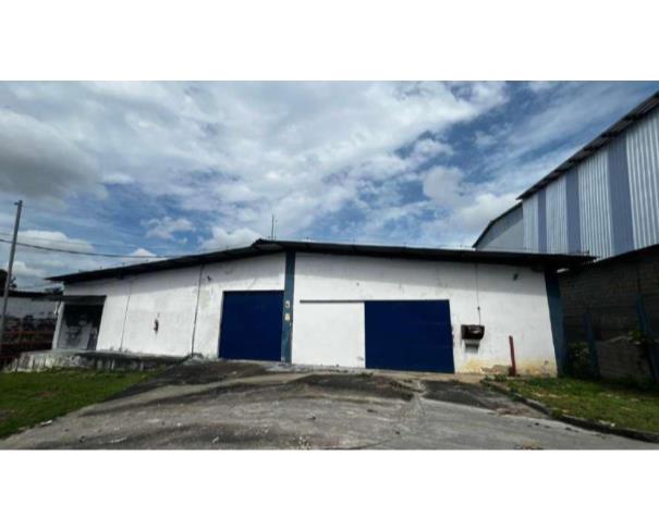 Foto de Imóvel Comercial | Área de 11.320,11m² | Distrito Industrial | Área Construída de 5.225,23m² | Garagem Coberta em Estrutura Metálica | Guarita de Recepção | 3 Galpões Industriais | Av. Abiurana nº 358