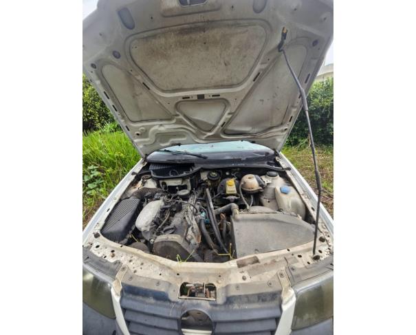 Foto de 1 Veículo | VW | Gol 1.6 Power | Ano 2005/2005 | Álcool/Gasolina | Placa JXG0797 | Renavam 859355756 | Chassi 9BWCB05XX5P123385 