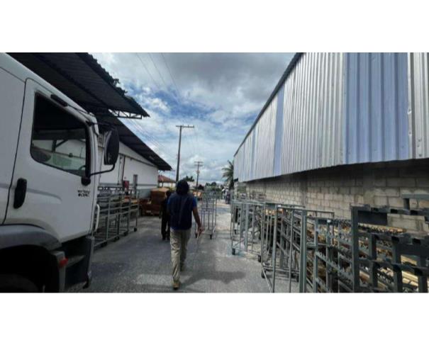 Foto de Imóvel Comercial | Área de 11.320,11m² | Distrito Industrial | Área Construída de 5.225,23m² | Garagem Coberta em Estrutura Metálica | Guarita de Recepção | 3 Galpões Industriais | Av. Abiurana nº 358