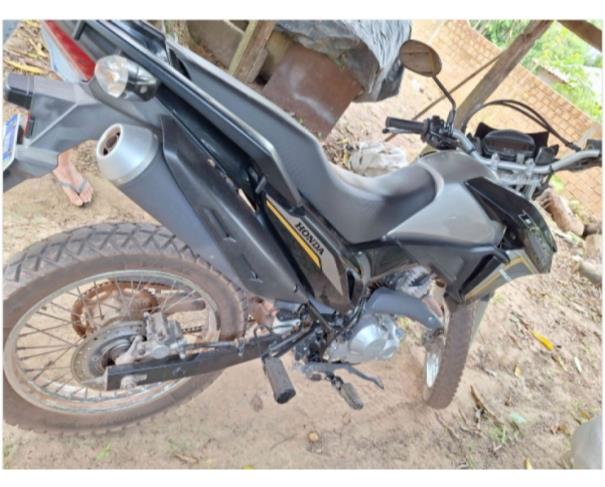 Foto de Motocicleta | Honda | NXR160 BROS | Cor Preta | Álcool/Gasolina | Placa RZC1I57 | Ano 2023/2023 | RENAVAM: 01364343484 | CHASSI 9C2KD0810PR086981 | Em Funcionamento e Perfeito Estado de Conservação