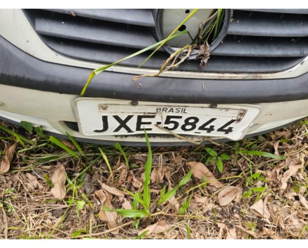 Foto de 1 Veículo | VW | Gol 1.6 Power | Ano 2004/2004 | Álcool/Gasolina | Placa JXE5844 | Renavam 850500044 | Chassi 9BWCB05XX5P070946 