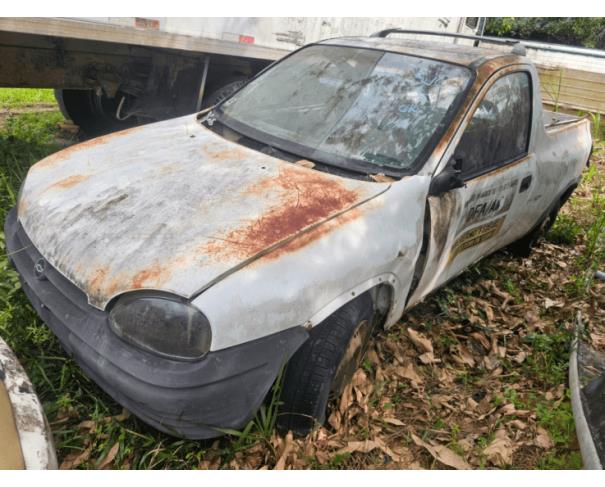 Foto de 1 Veículo | Chevrolet | Corsa GL | Ano 1995/1995 | Gasolina | Placa JWM1171 | Renavam 647626268 | Chassi 9BGSE80TTSC659476 