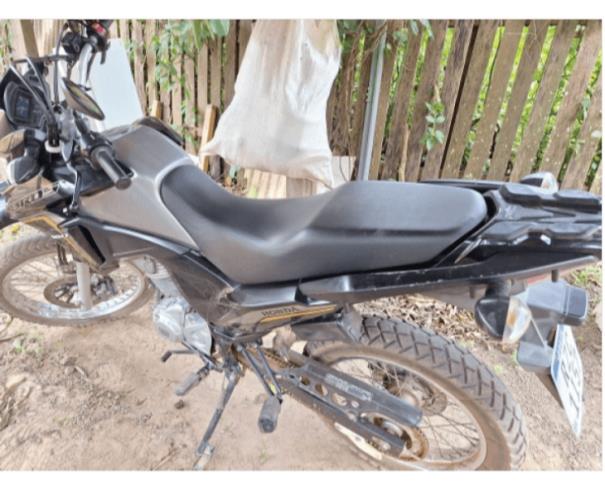 Foto de Motocicleta | Honda | NXR160 BROS | Cor Preta | Álcool/Gasolina | Placa RZC1I57 | Ano 2023/2023 | RENAVAM: 01364343484 | CHASSI 9C2KD0810PR086981 | Em Funcionamento e Perfeito Estado de Conservação