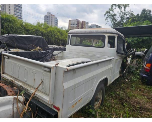 Foto de 1 Veículo | Toyota | Bandeirante | Diesel | Ano 1997/1997 | Placa JWQ1449 | Renavam 680995447 | Chassi 9BRBJ0160V1012917