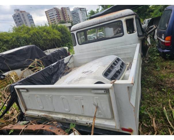 Foto de 1 Veículo | Toyota | Bandeirante | Diesel | Ano 1997/1997 | Placa JWQ1449 | Renavam 680995447 | Chassi 9BRBJ0160V1012917