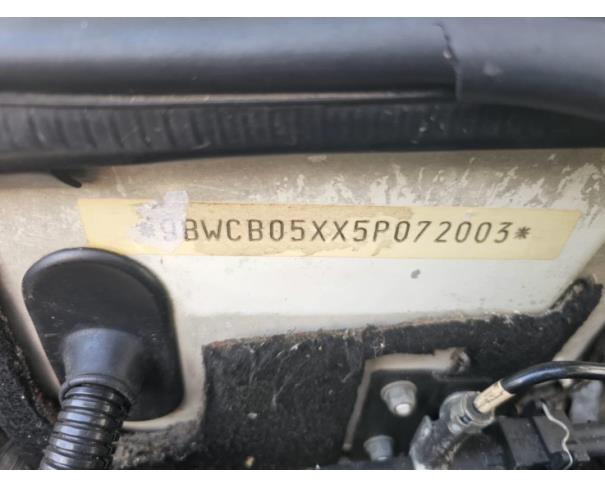 Foto de 1 Veículo | VW | Gol Power 1.6 | Ano 2004/2004 | Álcool/Gasolina | Placa JXE5834 | Renavam 852703430 | Chassi 9BWCB05XX5P072003 