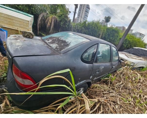 Foto de 1 Veículo | Chevrolet | Vectra GLS | Gasolina | Ano 1997/1997 | Placa JWO4683 | Renavam 671148974 | Chassi 9BGJK19BVVB562469 