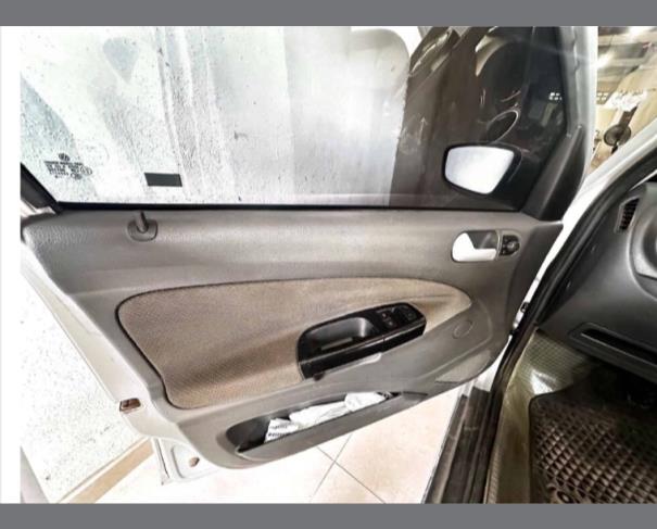 Foto de 1 Veículo | VW/VOYAGE Trend  G5 | 1.6 8V Flex | Ano 2010/2011 | Cor Prata | Placa NAL2 E08