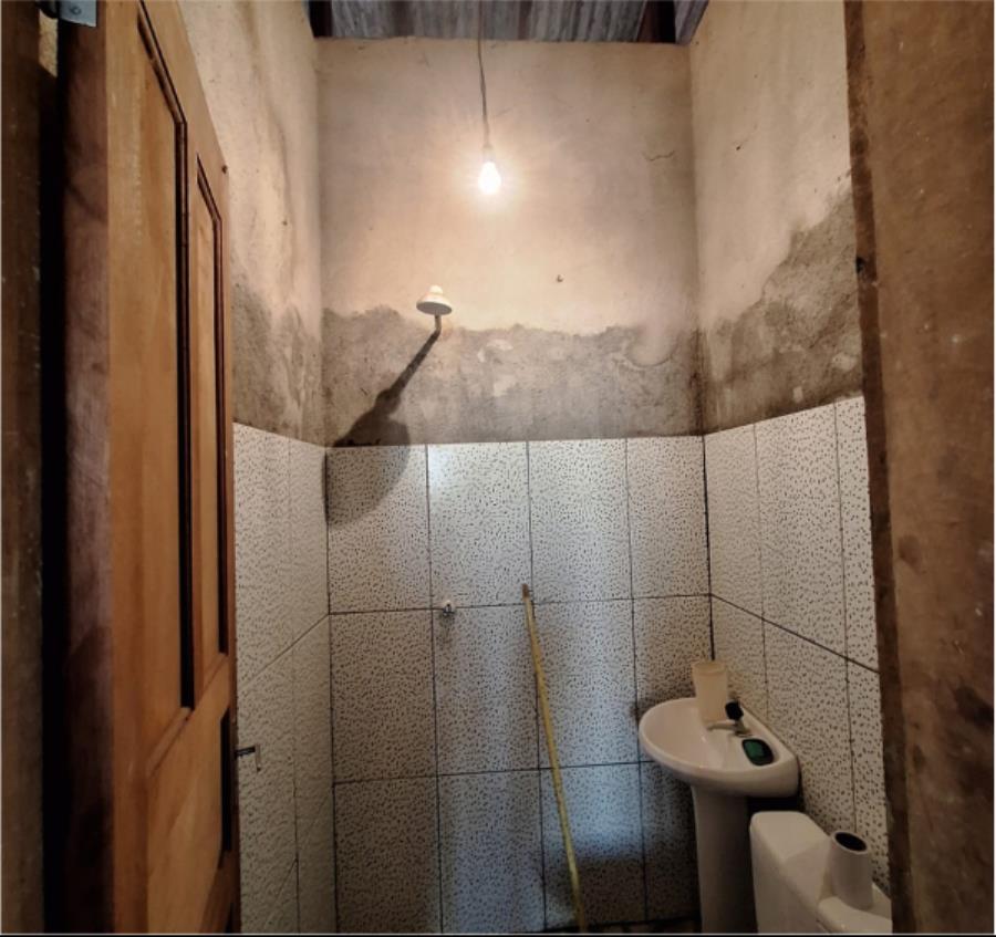1 Imóvel | Residencial | Área de 450,00m² | Com Piso Em Cerâmica | 1 Varanda | 1 Sala de Estar | 2 Suítes | 1 Banheiro Social | 1 Cozinha Com Sala De Jantar | 1 Área de Serviço | Rua Estrela Cadente, nº 1370 | Profa. Araceli Souto Maior | B, localizado em Acrelândia - AC