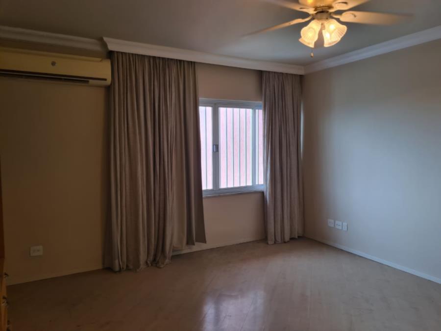 Apartamento | Cobertura | Área de 344,04m2 | Edifício Equatorial | Avenida Boulevard Álvaro Maia, Nº 1215 | Bairro Adrianópolis LEILÃO DE BENS MÓVEIS E IMÓVEIS - AFEAM, localizado em Manaus - AM