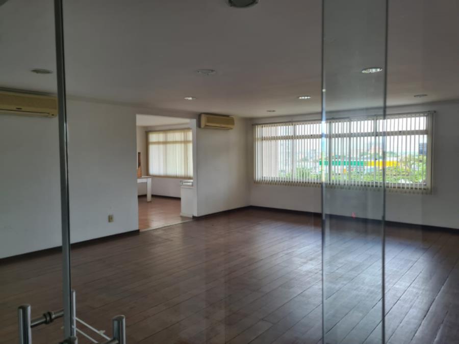Apartamento | Cobertura | Área de 344,04m2 | Edifício Equatorial | Avenida Boulevard Álvaro Maia, Nº 1215 | Bairro Adrianópolis LEILÃO DE BENS MÓVEIS E IMÓVEIS - AFEAM, localizado em Manaus - AM