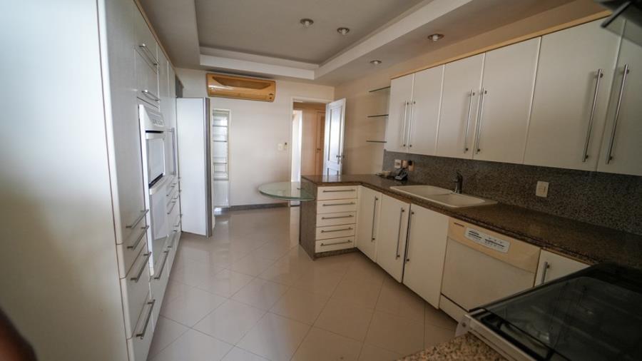 Apartamento | Cobertura | Área de 344,04m2 | Edifício Equatorial | Avenida Boulevard Álvaro Maia, Nº 1215 | Bairro Adrianópolis LEILÃO DE BENS MÓVEIS E IMÓVEIS - AFEAM, localizado em Manaus - AM