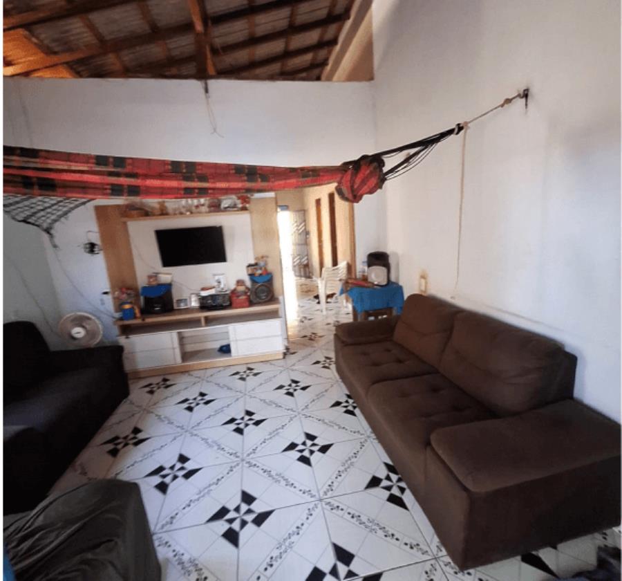 1 Imóvel | Residencial | Área de 450,00m² | Com Piso Em Cerâmica | 1 Varanda | 1 Sala de Estar | 2 Suítes | 1 Banheiro Social | 1 Cozinha Com Sala De Jantar | 1 Área de Serviço | Rua Estrela Cadente, nº 1370 | Profa. Araceli Souto Maior | B, localizado em Acrelândia - AC