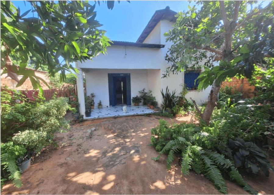 1 Imóvel | Residencial | Área de 450,00m² | Com Piso Em Cerâmica | 1 Varanda | 1 Sala de Estar | 2 Suítes | 1 Banheiro Social | 1 Cozinha Com Sala De Jantar | 1 Área de Serviço | Rua Estrela Cadente, nº 1370 | Profa. Araceli Souto Maior | B, localizado em Acrelândia - AC