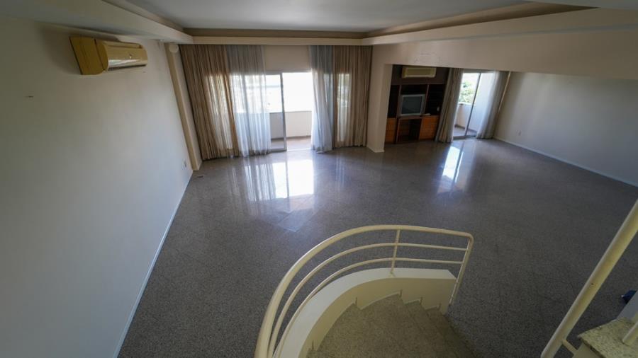Apartamento | Cobertura | Área de 344,04m2 | Edifício Equatorial | Avenida Boulevard Álvaro Maia, Nº 1215 | Bairro Adrianópolis LEILÃO DE BENS MÓVEIS E IMÓVEIS - AFEAM, localizado em Manaus - AM
