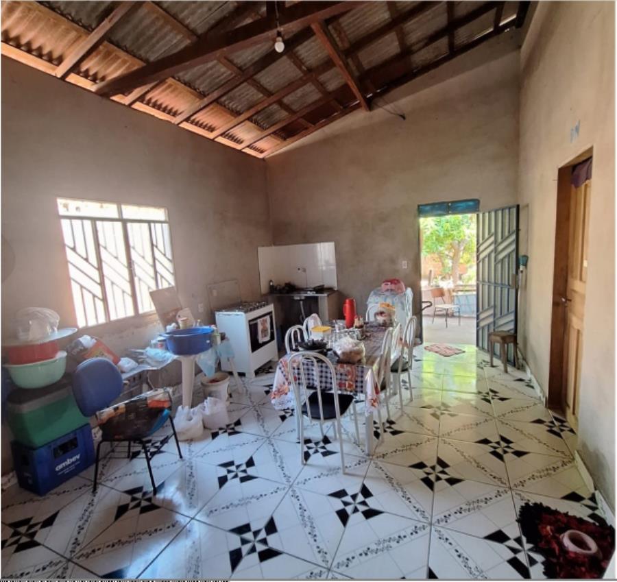1 Imóvel | Residencial | Área de 450,00m² | Com Piso Em Cerâmica | 1 Varanda | 1 Sala de Estar | 2 Suítes | 1 Banheiro Social | 1 Cozinha Com Sala De Jantar | 1 Área de Serviço | Rua Estrela Cadente, nº 1370 | Profa. Araceli Souto Maior | B, localizado em Acrelândia - AC