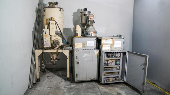 Sistema de preparação de gás Cimpress S/N 1653; Sistema de preparação de gás Cimpress S/N 2149; Silo com capacidade de 300 Kg painel Ace Dryer; Aparelho de Controle de Temperatura ITC 4050; Aparelho de Controle de Temperatura ITC 4051; Unidade de Secagem
